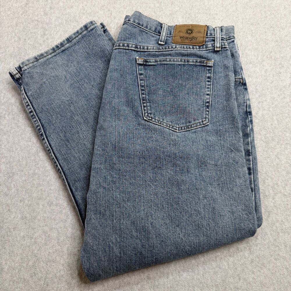 Wrangler Mens Jeans 42x30 Relaxed Fit Blue Denim Straight Leg Classic